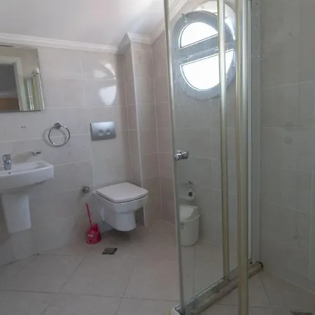 Lovely 2 Bed With 1st Class Amenities , 1003 Апартаменты *